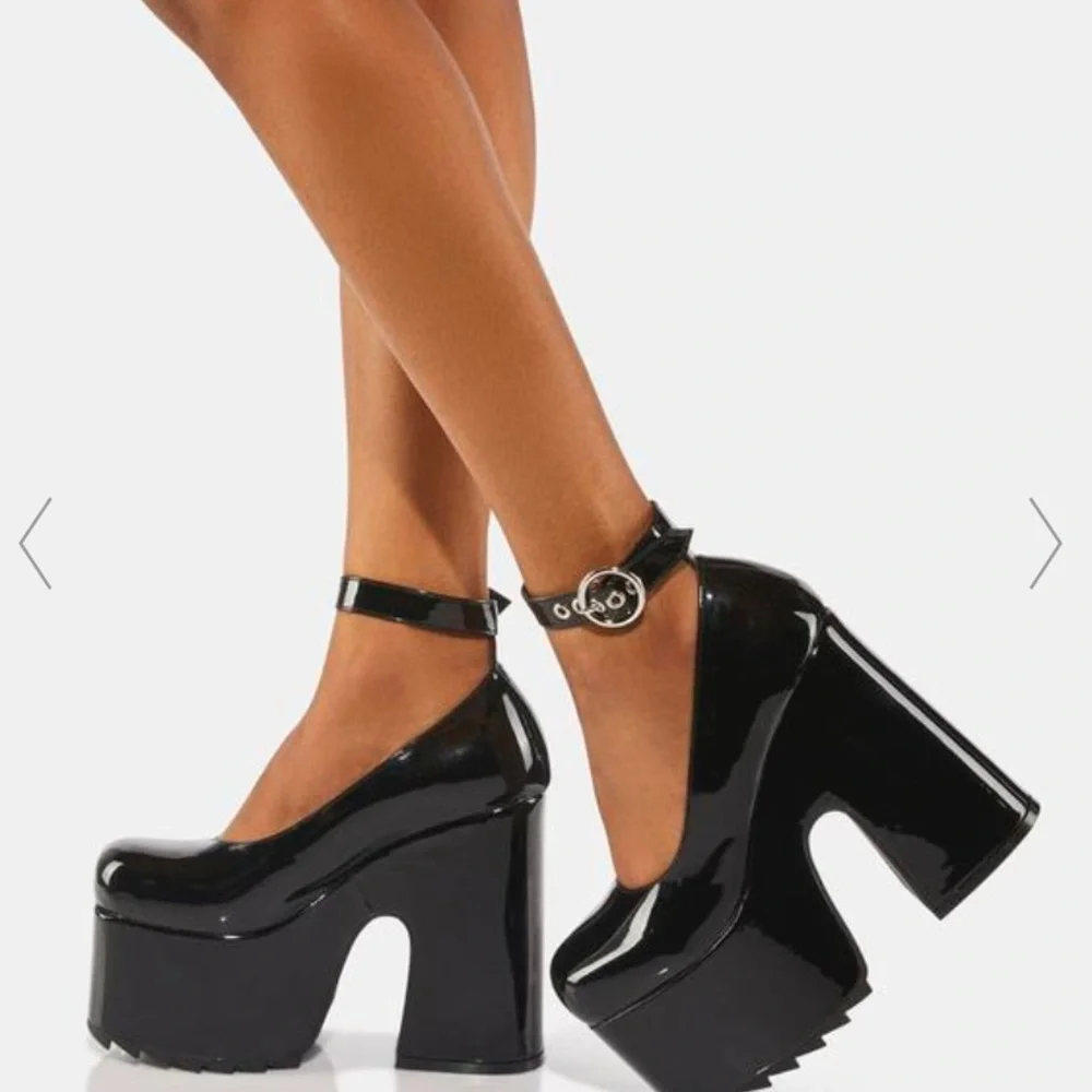 Platform Mary Jane Pumps in Black - Women's Platform Heels